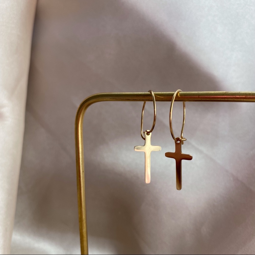 💙18K Goldplated Charm Hoops Earrings - Picture 2 of 14
